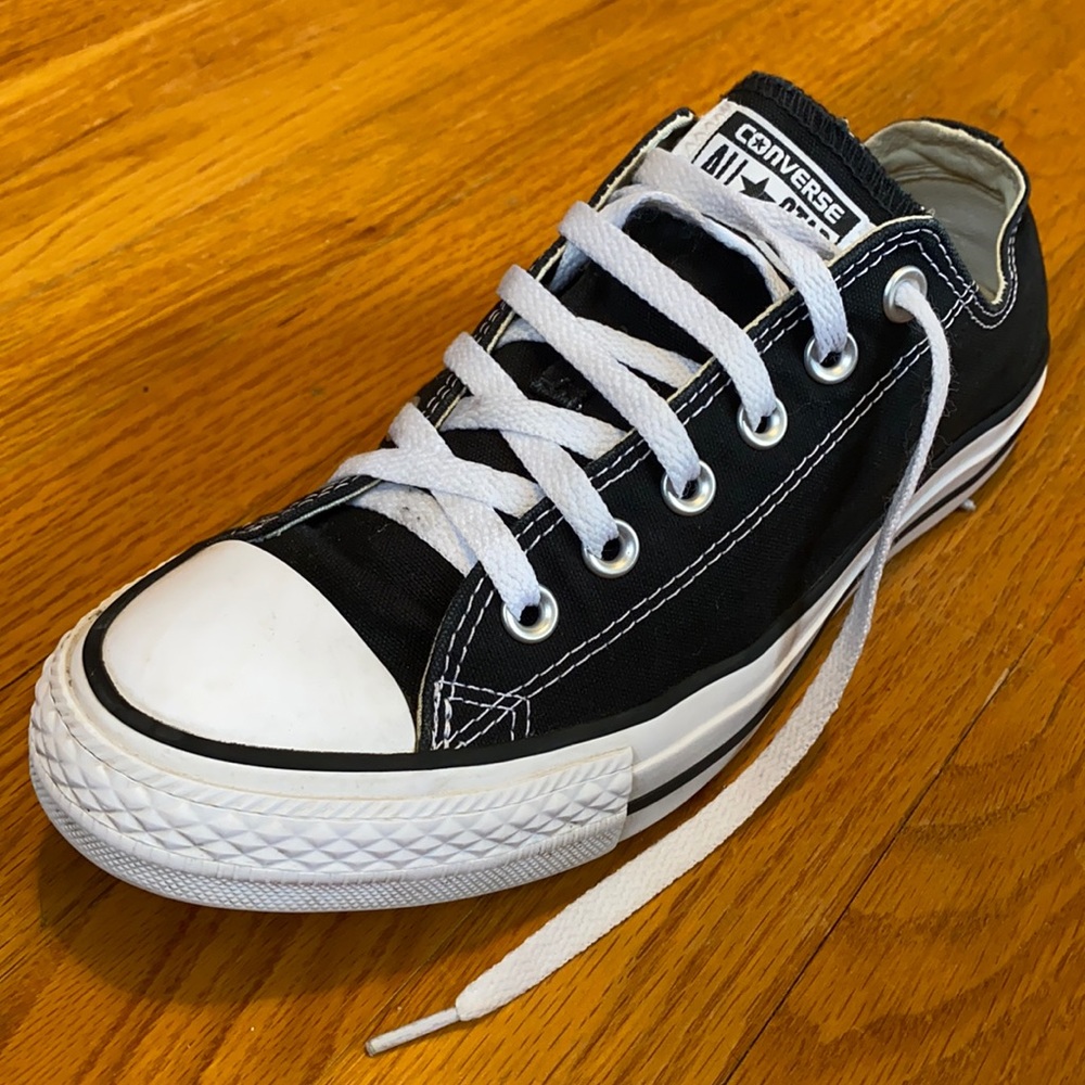 Men’s size 7.5 All Star Converse.